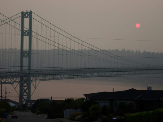 Alerta por afectaciones en la salud tras incendios forestales en Seattle