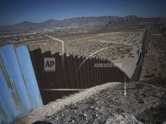 Agente fronterizo de EEUU balea fatalmente a un migrante