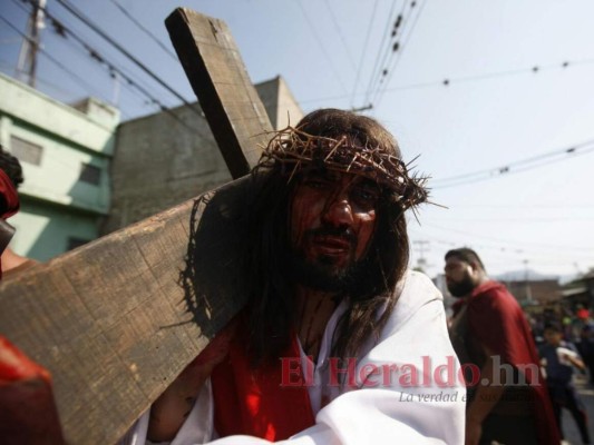 Las mejores imágenes de las dramatizaciones de los hondureños sobre el calvario que vivió Jesús