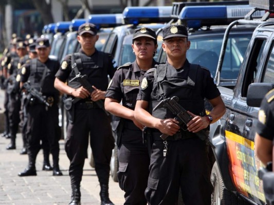 Policía de Guatemala activa plan para atender nueva caravana de migrantes hondureños