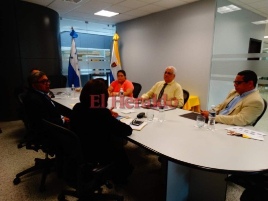 Esto hizo Francisco Herrera en su primer día en funciones como nuevo rector de la UNAH