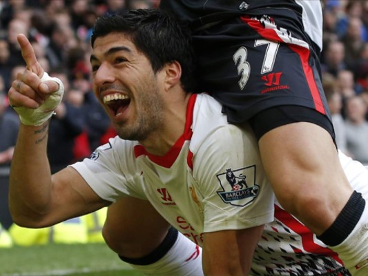VIDEO: El polémico festejo de Luis Suárez ante Man U