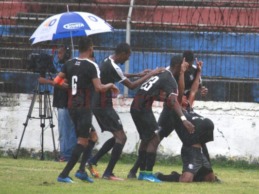 Honduras de El Progreso le da una paliza 1-4 al Vida... ¡para que reaccione!