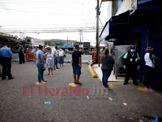 Desinfección y distancia: estrictas medidas en reapertura del Zonal Belén