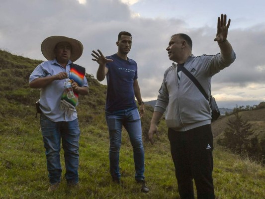 Helio Neto, sobreviviente de la tragedia aérea del Chapeoense, visitó la zona donde murieron sus compañeros tras conmemorarse cinco años del accidente