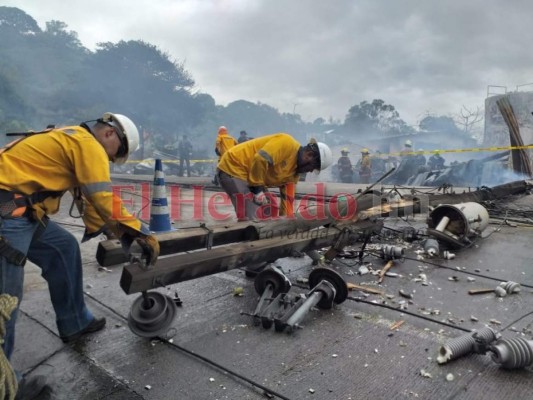 FOTOS: Accidente de rastra deja sin electricidad gran parte de zona sur de Honduras