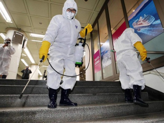 OMS aumenta amenaza internacional del coronavirus a 'muy elevada'