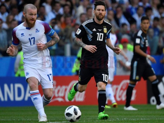 Amargo debut para Argentina de Messi que no pasó del 1-1 ante Islandia