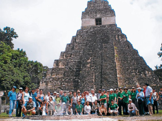 Una década fomentando la filosofía, la cultura y el voluntariado