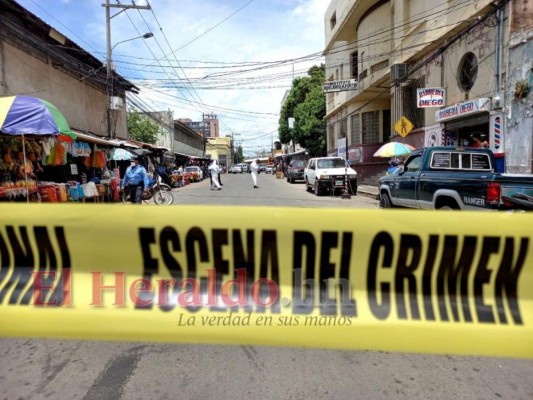 Acribillan a hombre frente al Instituto Abelardo Fortín de la capital