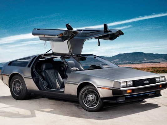 El DeLorian, el afamado carro de Back to the Future, que sigue viajando por el tiempo