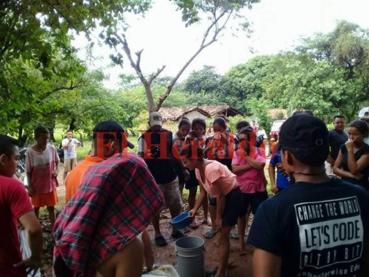 Dos personas muertas y dos rescatadas con vida tras crecida de quebrada El Salto en Goascorán, Valle