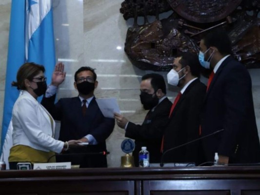 Procuradora espera comunicación oficial del Congreso para retirarse del cargo