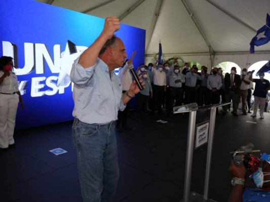 'Tito' Asfura lanza su precandidatura presidencial y promete unidad (FOTOS)