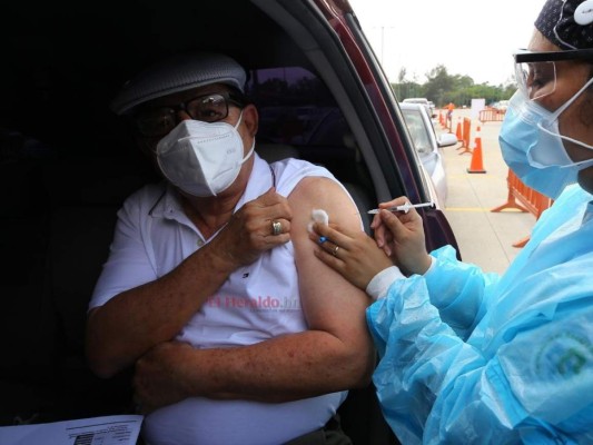 Ómicron activa las alarmas y IHSS reanuda vacunación en la capital de Honduras