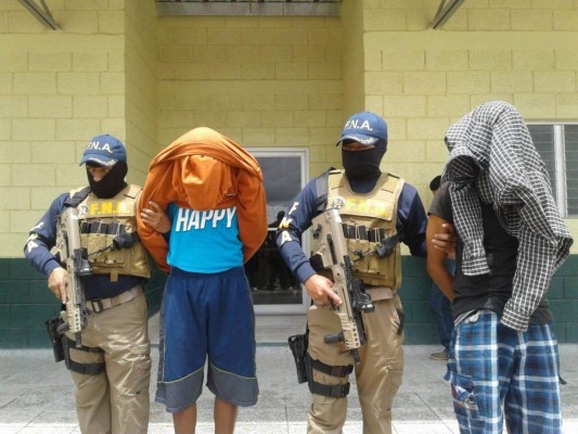 Capturan a dos supuestos pandilleros y reclutadores de menores