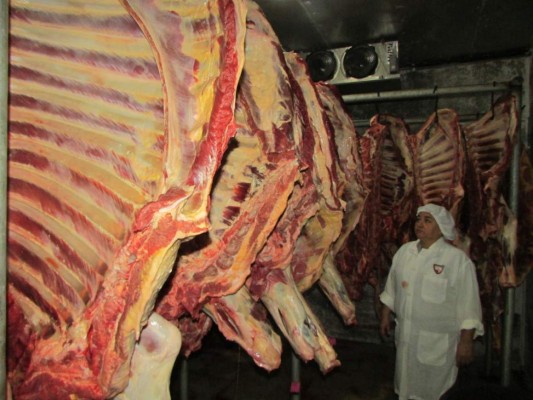 Escasez de ganado dispara precios de la carne de res en más de L 10