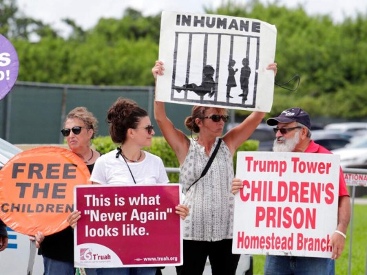 Estados Unidos evalúa nuevos sitios para alojar a niños migrantes