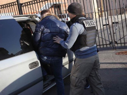 Solo 35 migrantes detenidos dejaron las redadas masivas de Trump