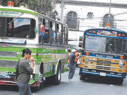 Nueva ley de transporte creará categoría para mototaxis y microbuses