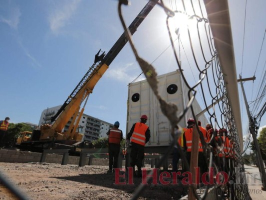 Inicia instalación de primeros módulos de hospital móvil de Tegucigalpa
