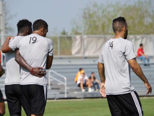 Elis vuelve a anotar para el Houston