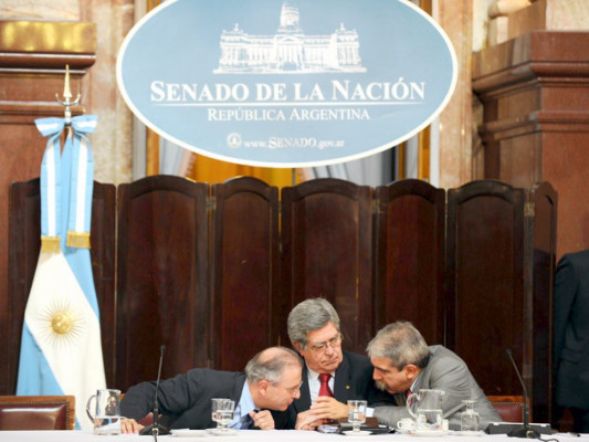 Gobierno argentino amplía expropiación a Repsol a YPF Gas