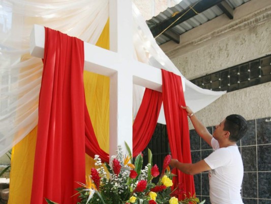 Capitalinos, fieles a la tradición de celebrar el Día de la Cruz&nbsp;&nbsp;