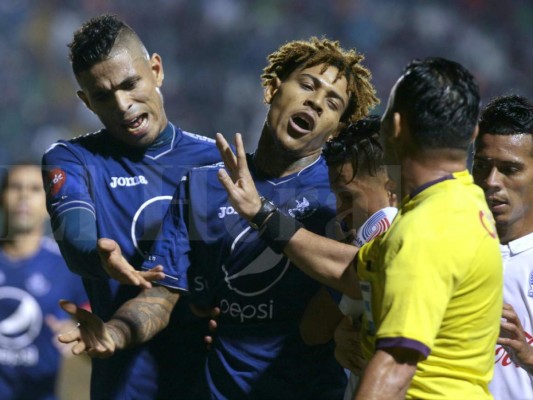 Motagua se queda con un accidentado Superclásico ante Olimpia