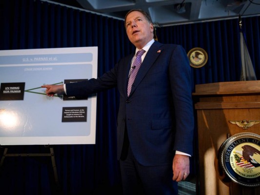 Polémica por despido de Geoffrey Berman, fiscal que investigaba aliados de Trump