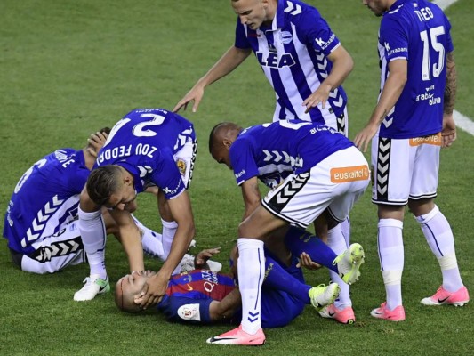 Seis semanas de baja para Javer Mascherano por una lesión de rodilla