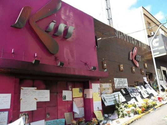 Condenan a acusados por incendio de discoteca en Brasil que dejó 242 muertos
