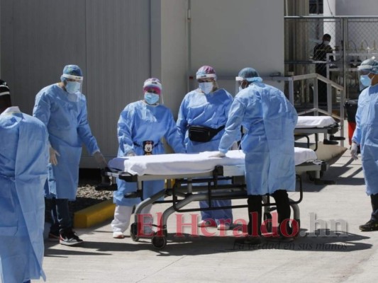 FOTOS: Trasladan primeros pacientes al hospital móvil de Tegucigalpa