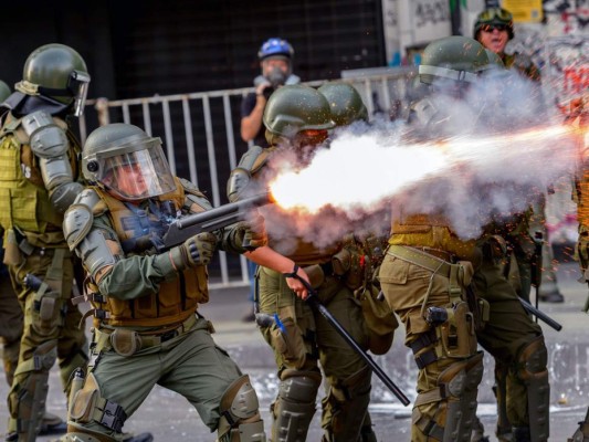 Revuelta social sigue en Chile con potentes protestas en Santiago (FOTOS)