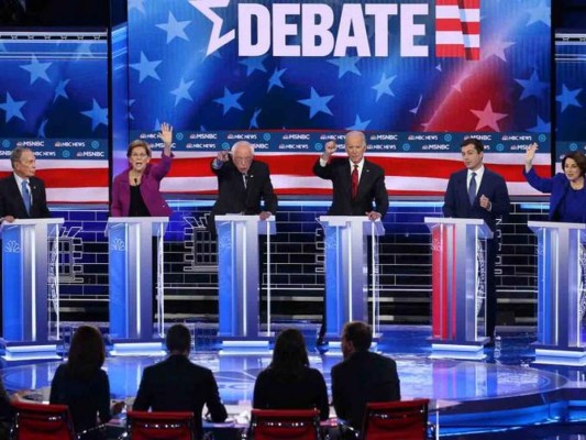 Los cinco demócratas que siguen en la carrera contra Donald Trump