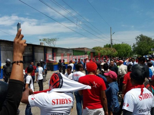 Marcha del Día del Trabajo termina en enfrentamiento en Choluteca&nbsp;&nbsp;&nbsp;