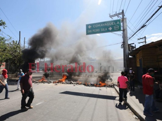 FOTOS: Estallan protestas de conductores golpeados por crisis del Covid-19