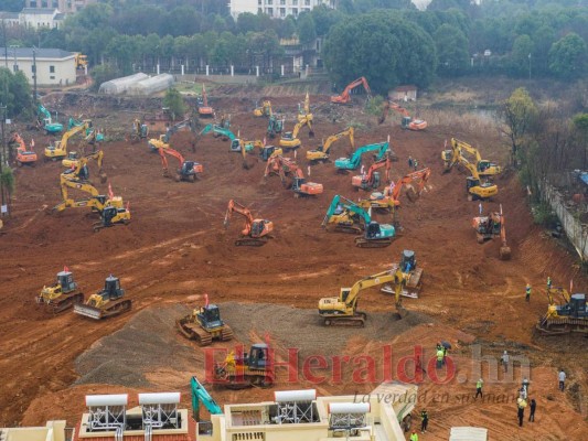 Coronavirus: Impresionantes fotos de maratónica construcción de hospital en China