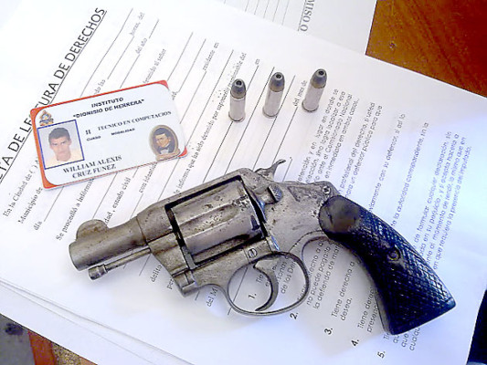 Capturan a estudiantes asaltantes en la Policarpo Paz García