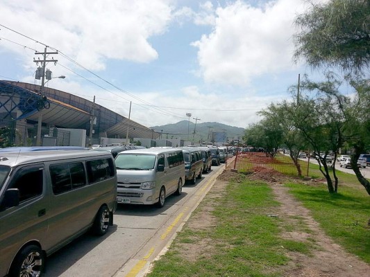Marcha de buses 'brujos' en Tegucigalpa