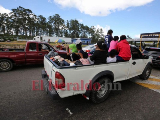 Los vehículos circulan más despacio debido a las caravanas. Foto: David Romero| EL HERALDO