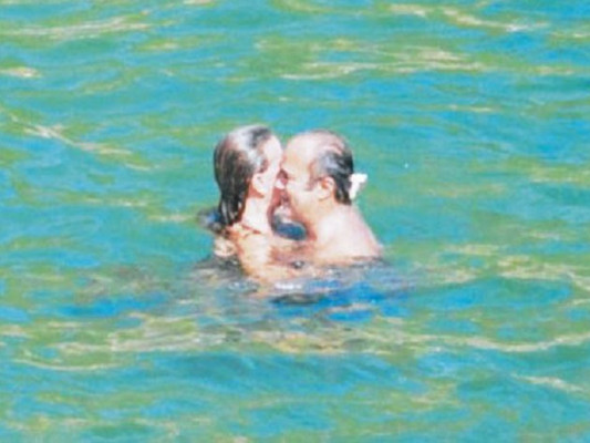 Papa acepta renuncia de obispo tras escándalo amoroso