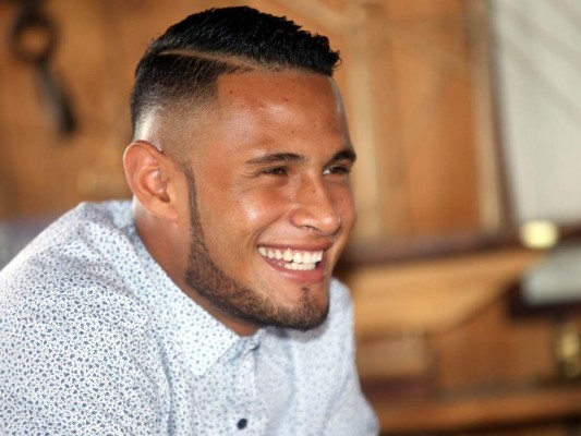 Alexander López entrena con el Olimpia