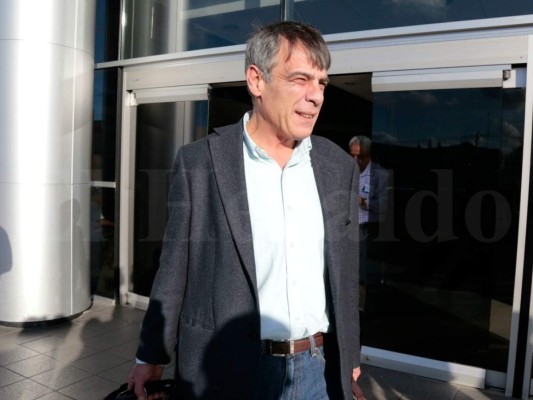 Corvaro pide se investigue derechos de TV y proyectos de fútbol sala, playa y femenino