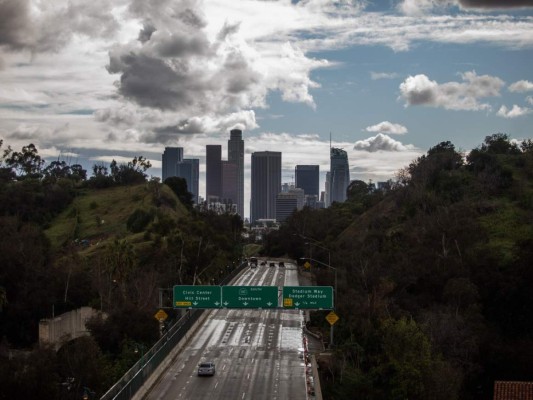 Ordenan confinamiento en toda California para frenar coronavirus