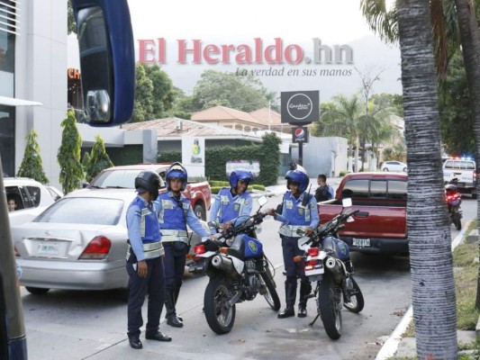 FOTOS: Afición sorprendió al plantel de Motagua en hotel de San Pedro Sula