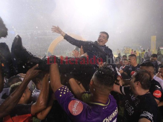 FOTOS: La celebración de Motagua tras conquistar la copa 17 ante Olimpia