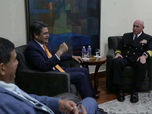 JOH se reunió con el jefe del Comando Sur de Estados Unidos