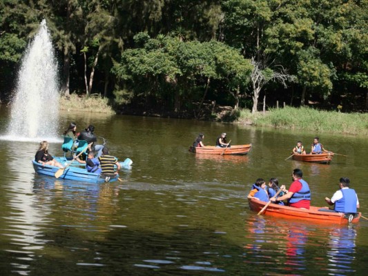 Una de las primeras paradas en Santa Lucía es sin duda la laguna, en la que se pueden hacer varias actividades. Foto: Efraín Salgado / El Heraldo.