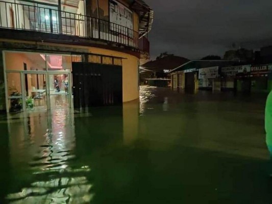 En alerta roja seis departamentos de Honduras por tormenta tropical Gamma